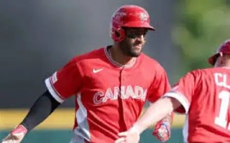 Ernie Whitt and WBC headlines collide with missing match details