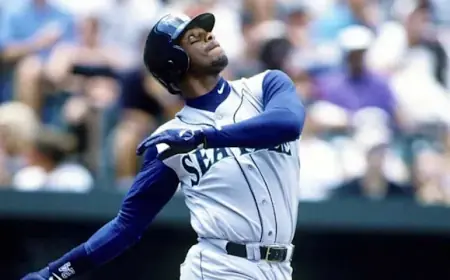 Ken Griffey Jr vs. credentialed photographers: what viral WBC photos reveal