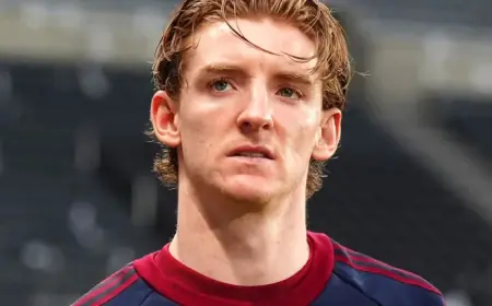 Anthony Gordon Newcastle Illness Sparks Howe Defence After Shearer And Keane Criticism