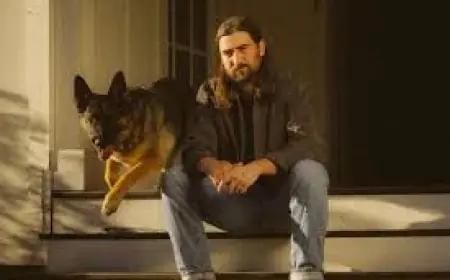 Mit Noah Kahan’s ‘Porch Light,’ New Single Sets Stage for ‘The Great Divide’ and Deepens Family Guilt Theme