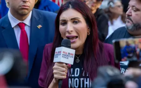 Laura Loomer Confronted Over Anti‑Indian Posts, Apologises During New Delhi Conclave