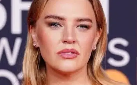 Self Esteem Singer On The Music Industry’s ‘Privilege Gap’