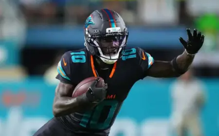 Should Patriots Take Risk On Tyreek Hill In Free Agency?