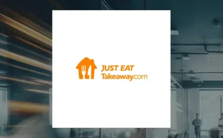 Just Eat Robots Trial on Bristol’s Gloucester Road Sparks Safety Review After Near-Miss With Councillor’s Dog