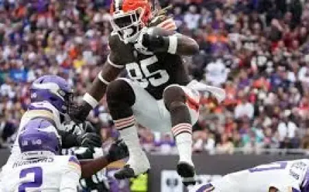 David Njoku Visits Ravens as Browns Weigh Contingency Plans