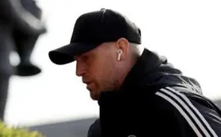 Kasper Schmeichel’s Celtic Future in Doubt as Injury and Selection Debate Grow