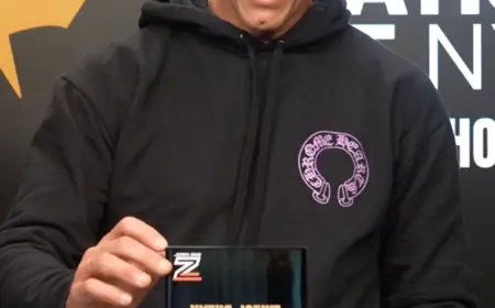 Tom Brady Trash-Talks and Trades Cards at Fanatics Fest Unveiling