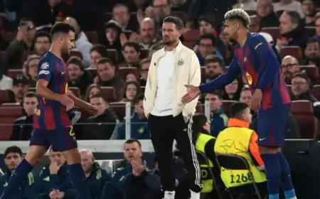 Araujo Replaces Injured Eric Garcia in the 20th Minute