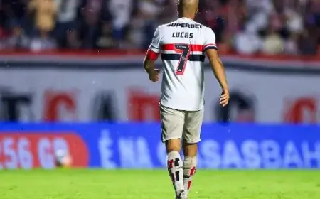 Lucas Moura Set to Face Galo at Arena MRV in São Paulo