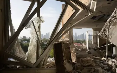 Iran Missile Strike Targets Tel Aviv Area Amid Rising Regional Deaths