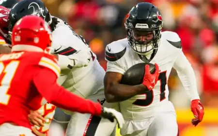 Eagles Sign RB Dameon Pierce to Strengthen Backfield in One-Year Deal