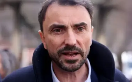 Lyon’s Eco-Mayor Promises No Insoumis in His Re-Election Executive