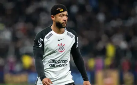 Memphis Set to Play Against Chapecoense: Corinthians Lineup Details