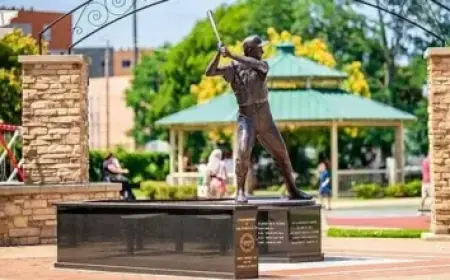 Pete Alonso Follows Path of NY Mets Legend Darryl Strawberry