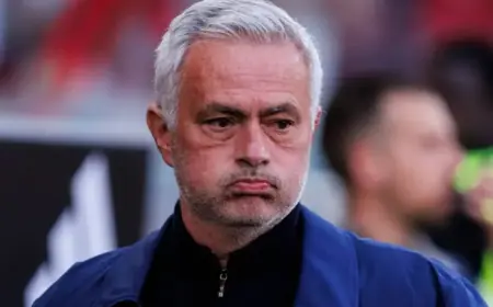 José Mourinho Moved to Tears: “It Can’t Be Easy”