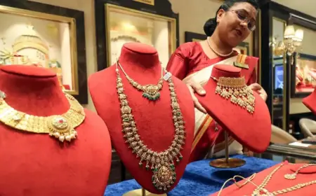 Gold Experiences Steepest Decline in 40 Years; Silver Plummets