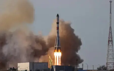 Russian Spacecraft Overcomes Antenna Issue for Manual Docking with ISS