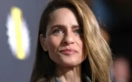 Amanda Peet Shares Breast Cancer Diagnosis in Impactful Essay