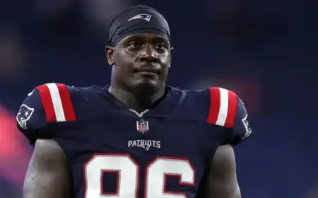 Giants Secure DT Sam Roberts with One-Year Contract