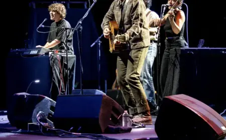 Jeff Tweedy Shines at LA’s United Theater on Broadway’s Twilight Override