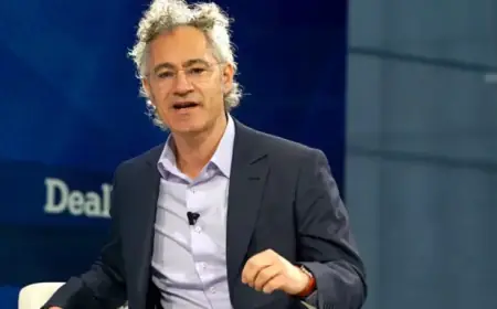 Alex Karp Reveals Two Key Signs of Thriving in AI Era