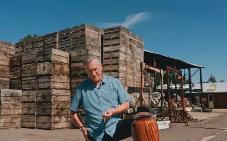 Bruce Campbell Discusses Slapstick, Oregon Filming, and Critique of Spider-Man