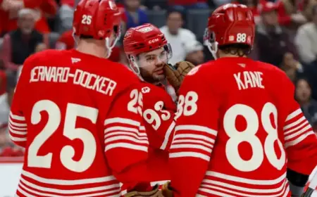 Islanders’ Victory Ousts Red Wings from Playoff Contention