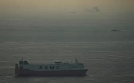 Iran Assures Safe Passage for ‘Non-Hostile’ Vessels Through Hormuz Strait