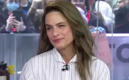 Amanda Peet, Hoda Kotb Share Breast Cancer Survival Stories on TODAY