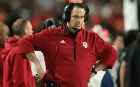 Indiana Coach Curt Cignetti Criticizes Player’s Gold Cleats Midseason