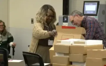 Taylor Lautner and Wife Tay Announce First Child on the Way!