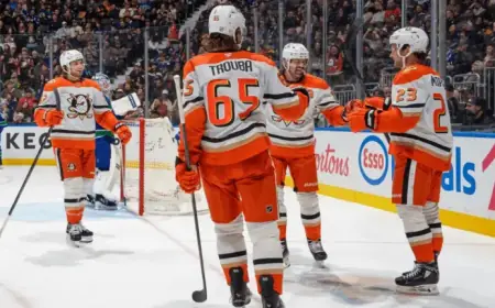 McTavish Scores, Ducks Defeat Canucks to Extend Pacific Division Lead