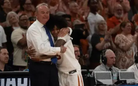 Women’s Basketball Triumphs Over Oregon, 100-58, Advances to Sweet 16