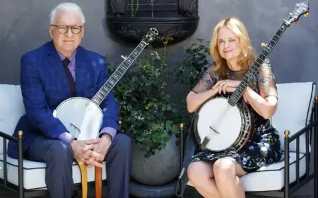 Alison Brown, Steve Martin, and Della Mae Unite for Appalachian ‘New Cluck Old Hen’ Video