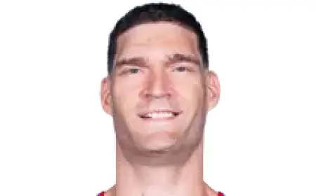 Brook Lopez Sinks Five Three-Pointers in Monday’s Game