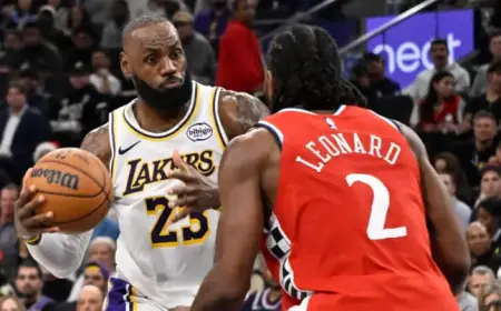 Warriors Urged to Pursue Kawhi or LeBron in Crucial Summer Moves