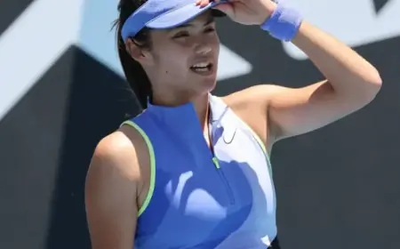 “Experts Urge Long-Term Coaching Strategy for Emma Raducanu”