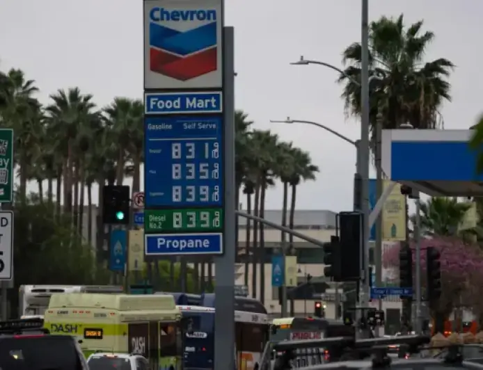 US Inflation Steady as Iran Crisis Boosts Oil Prices