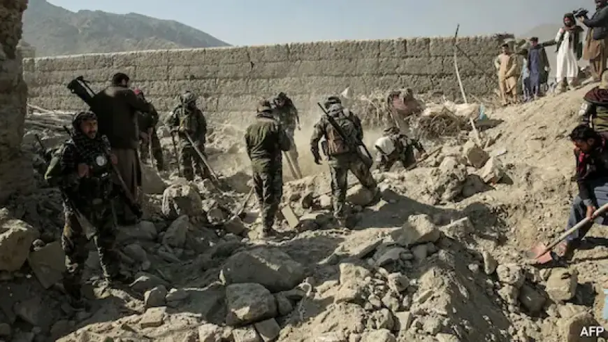 Pakistan Afghanistan War Escalates After Cross-Border Strikes and “Open War” Warning