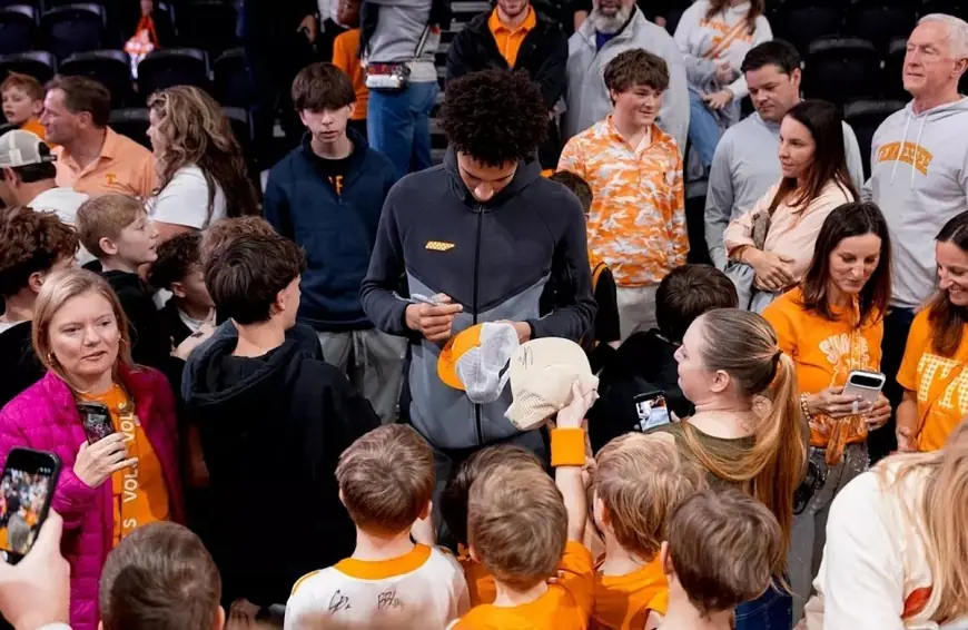 Nate Ament Leaves Alabama Game with Right Leg Injury