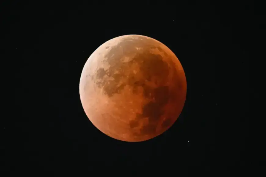 “Total Lunar Eclipse: When Tuesday’s ‘Blood Moon’ Will Turn Red”