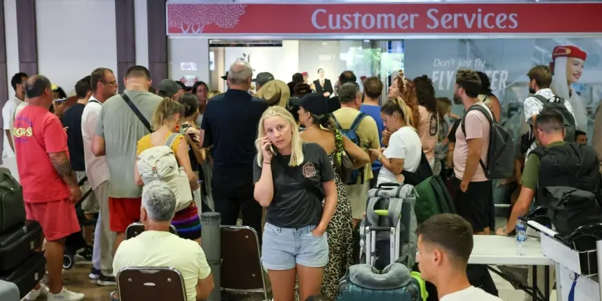 Qatar Airways, qatar airways hit as Middle East airports close and thousands stranded