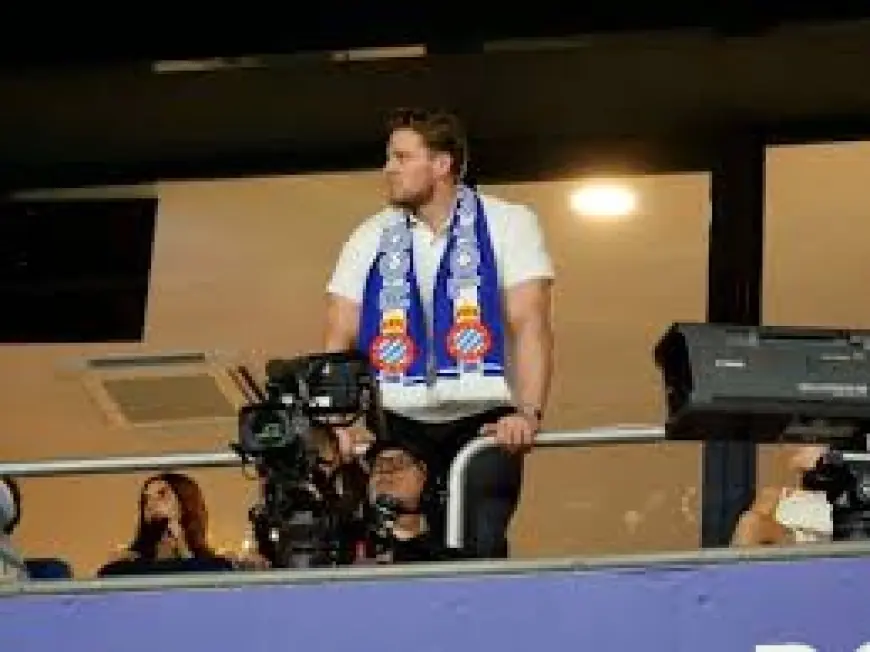 Elche C. F. - Rcd Espanyol: González optimistic as lineups warm up at Martínez Valero