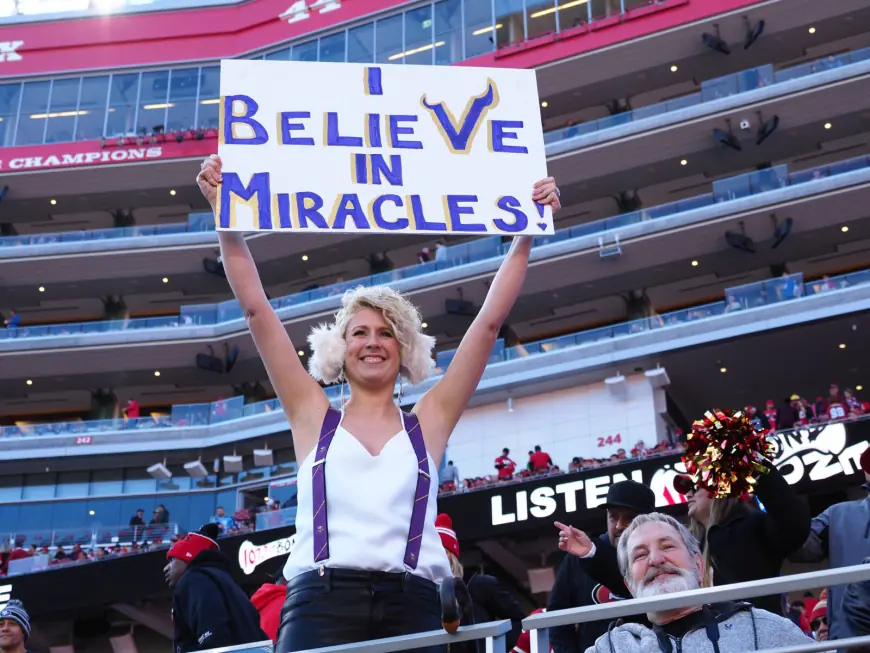 Aaron Jones' Role in Vikings' Plans Looms as Trade Talk Links De'Von Achane