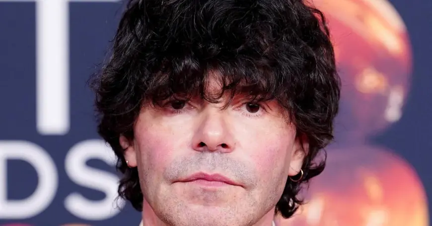 Tim Burgess remembers Mani as stars gather for Brit Awards 2026