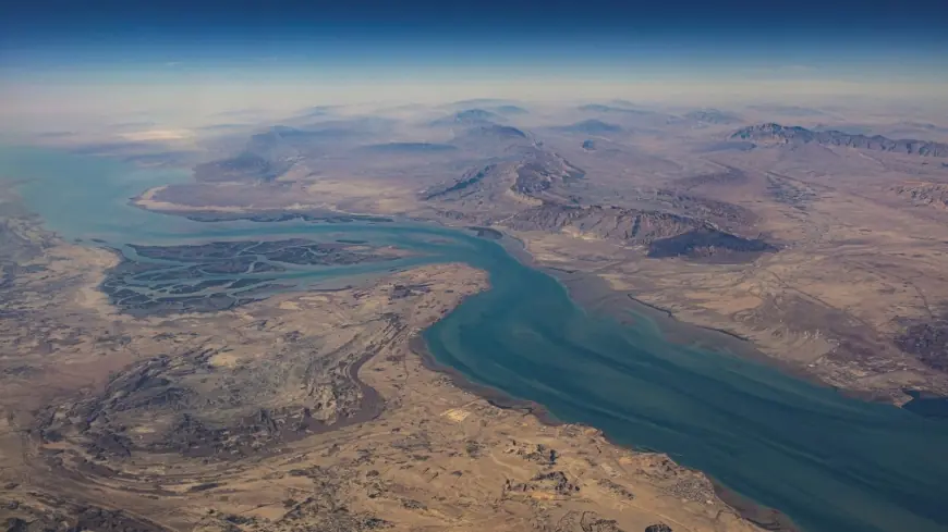 US‑Israeli Strikes Put Strait Of Hormuz and Global Oil Flows at Risk