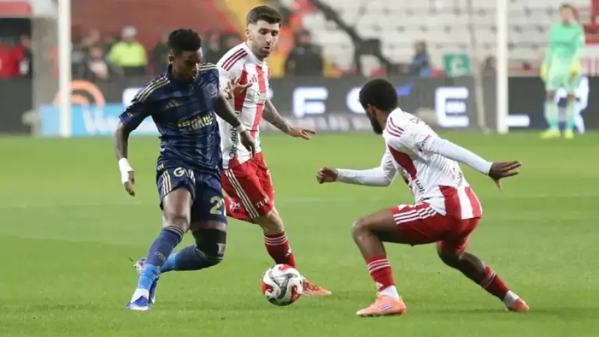 Fenerbahçe’s Nelson Semedo Injured in Antalyaspor Match