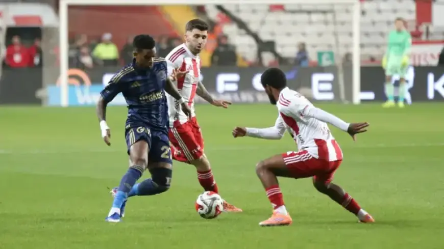 Nelson Semedo Injury Forces Early Exit in Fenerbahçe Match