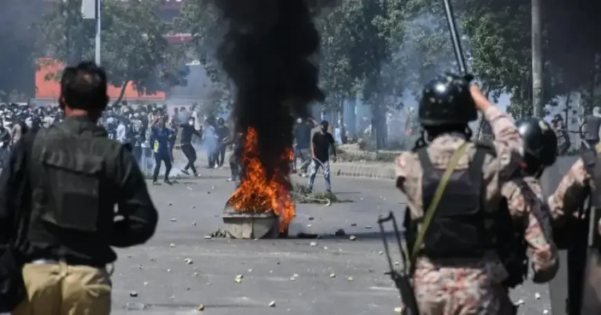 Protesters Storm Pakistan’s US Consulate: At Least 22 Killed