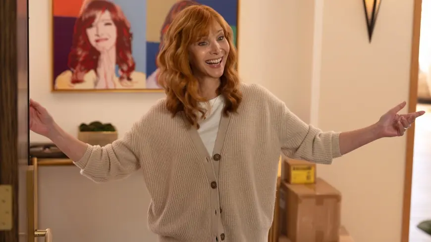 Lisa Kudrow’s Valerie Cherish Faces an AI-Written Sitcom — Why Season 3 of The Comeback Changes the Show’s Stakes